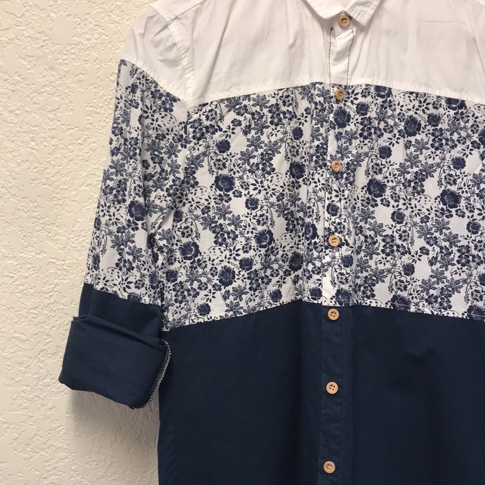 Long sleeve button down - Picture 2 of 2